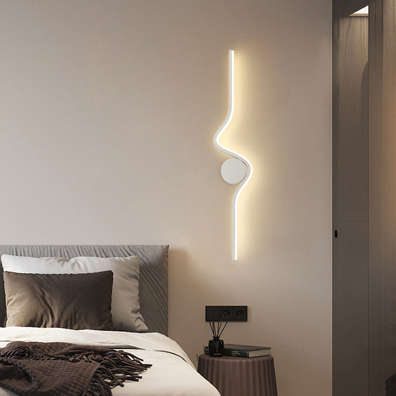 مصباح حائط LED طويل من الحديد والألومنيوم بتصميم عصري بسيط لغرفة المعيشة