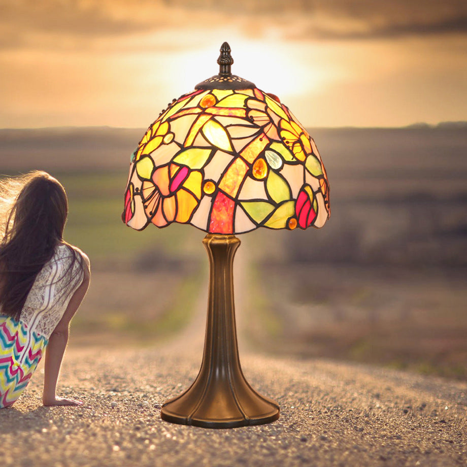 Traditional Tiffany Dome Iron Stained Glass 1-Light Table Lamp For Bedroom