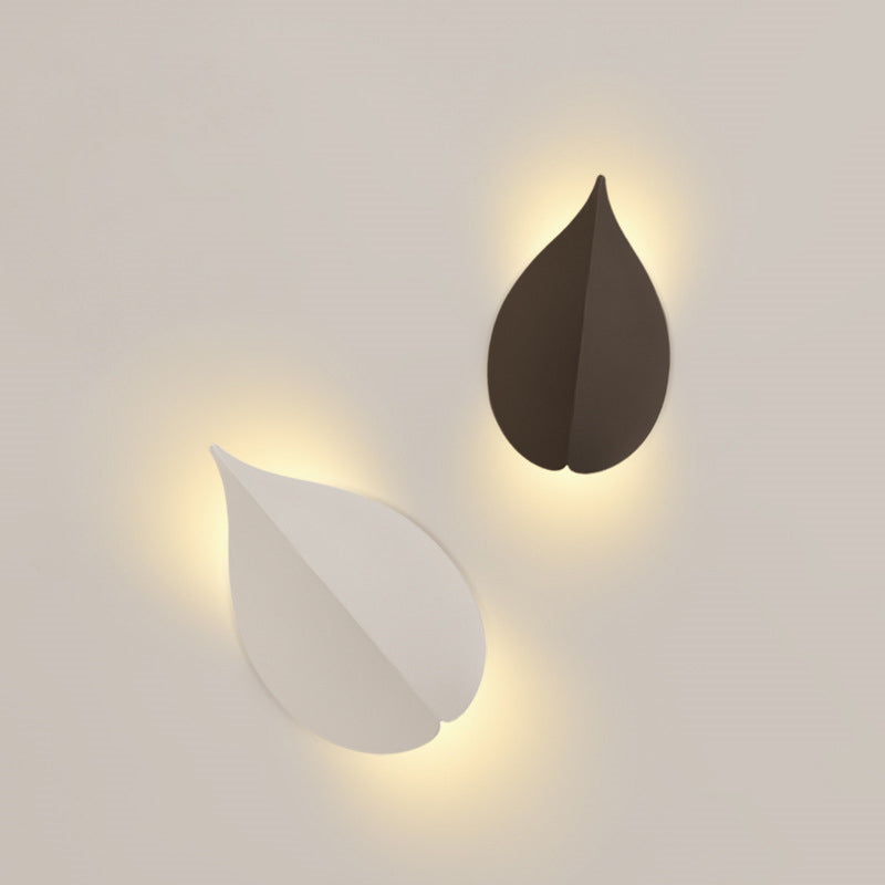 مصباح حائط LED بتصميم أوراق الشجر الألومنيومي المعاصر لغرفة النوم