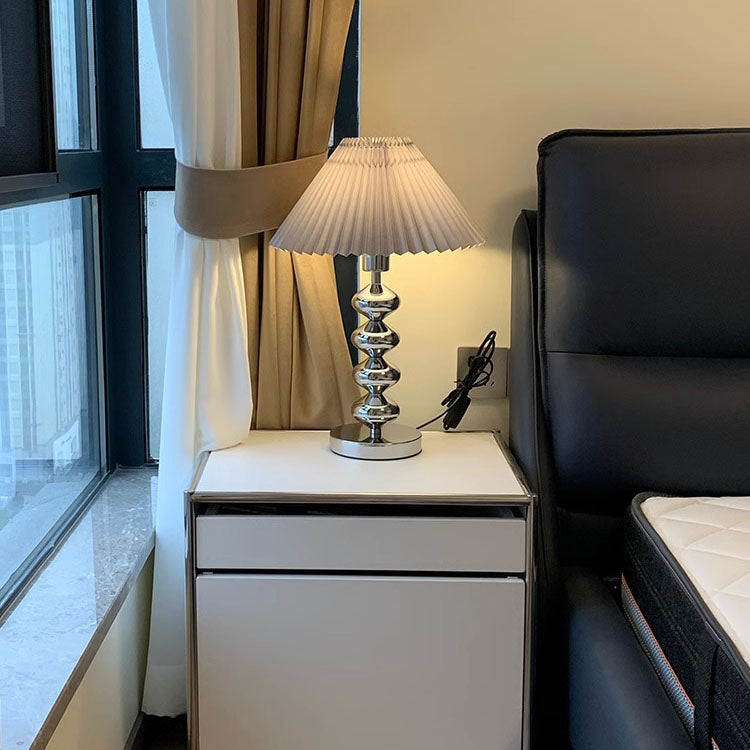 Modern Light Luxury Simple Wrought Iron Pleats 1-Light Table Lamp