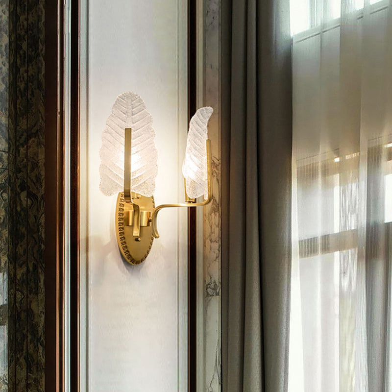 مصباح حائط معاصر فاخر من النحاس والزجاج على شكل ورقة موز بنصف ضوء لغرفة المعيشة