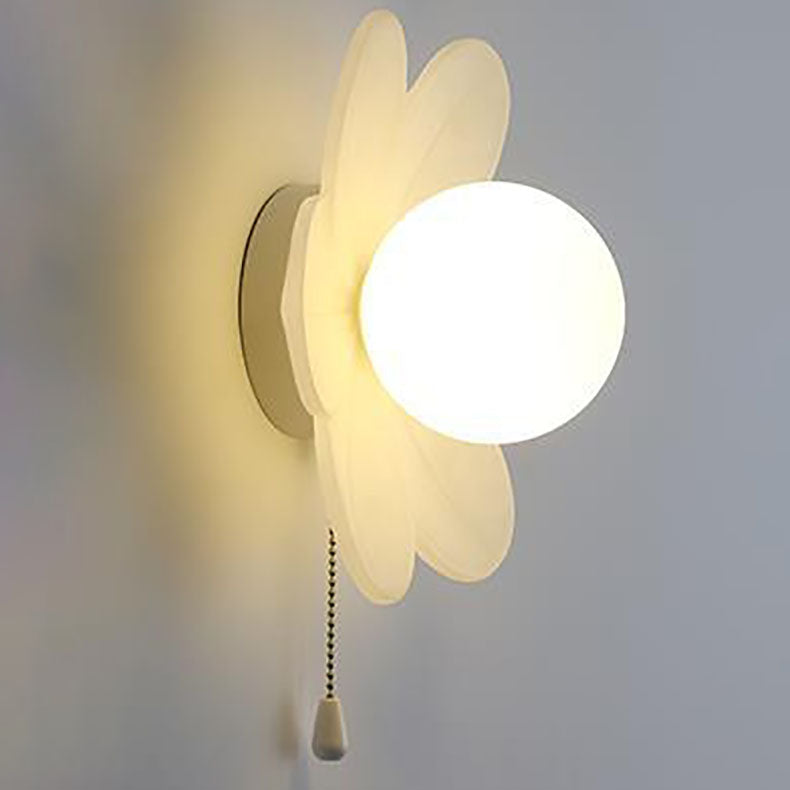 مصباح حائط LED بتصميم زهرة كريمية بسيط وحديث لغرفة النوم