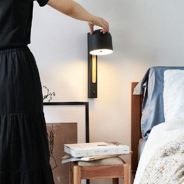 مصباح حائط LED دائري فاخر من Nordic Light مصنوع من الحديد والخشب