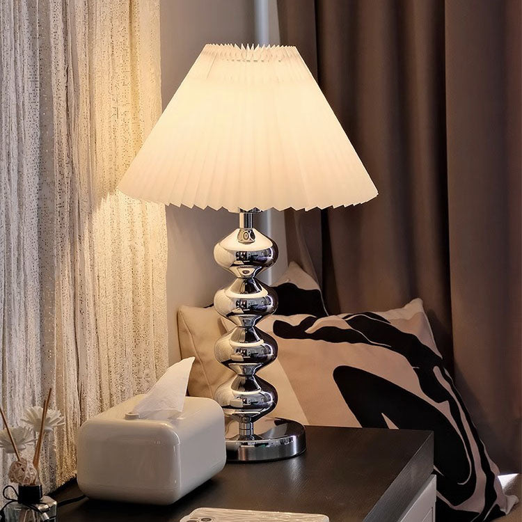 Modern Light Luxury Simple Wrought Iron Pleats 1-Light Table Lamp