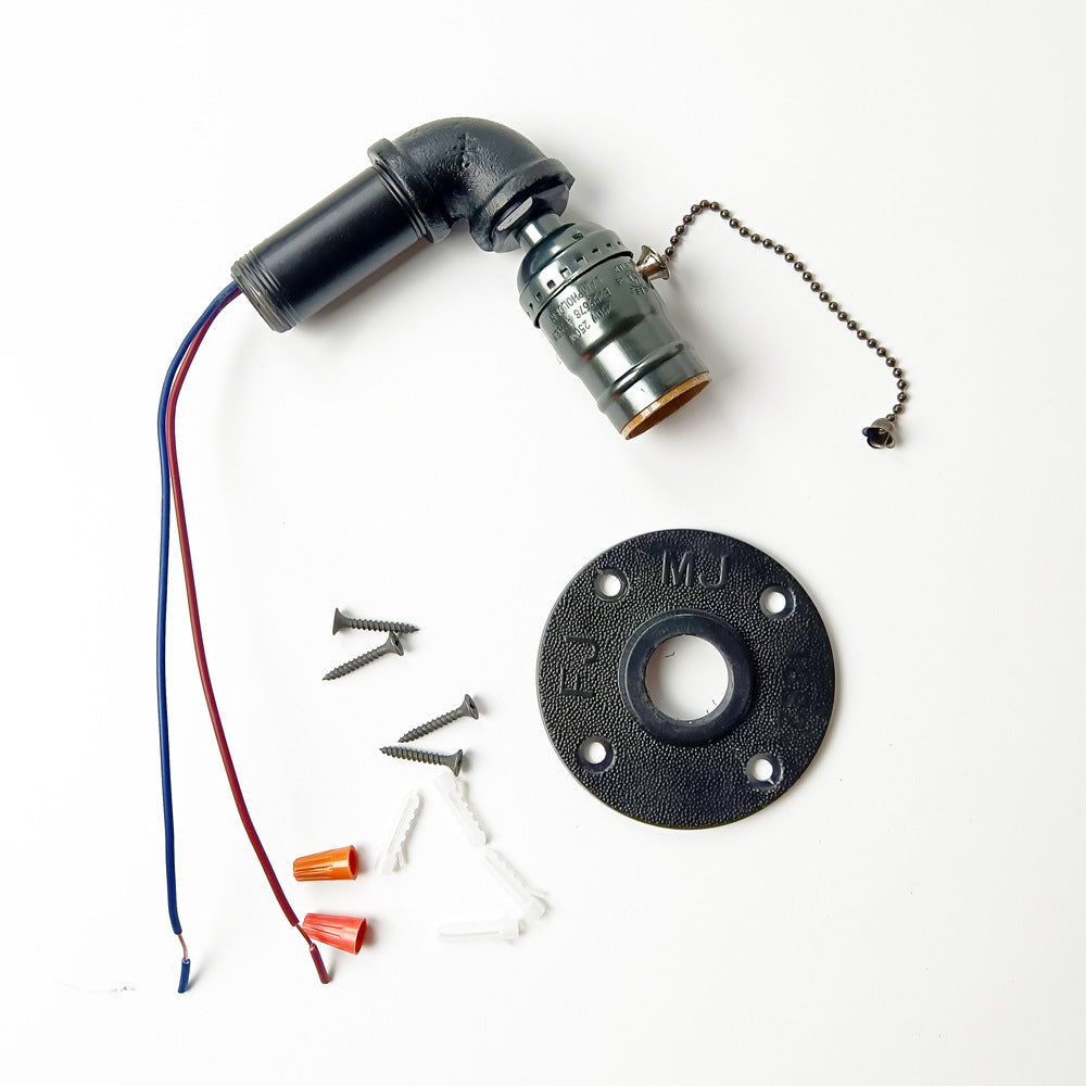 مصباح حائطي عتيق من الحديد الصناعي بتصميم سباكة، مزود بإضاءة واحدة