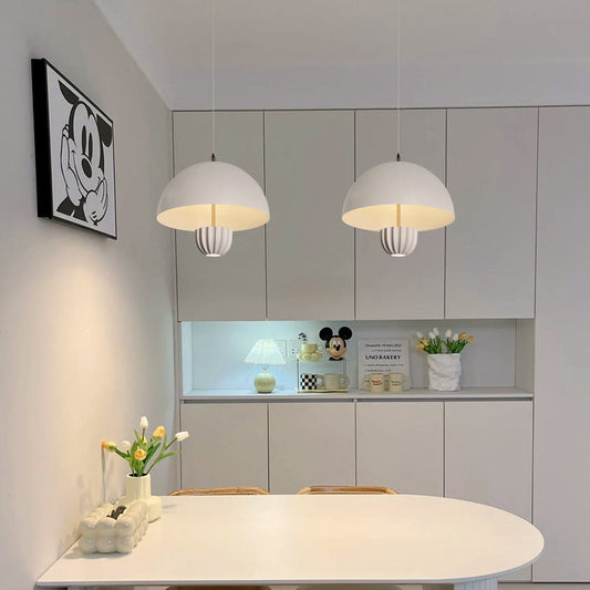 リビングルームに最適な、現代的なスカンジナビア風の半円形アルミLEDペンダントライト