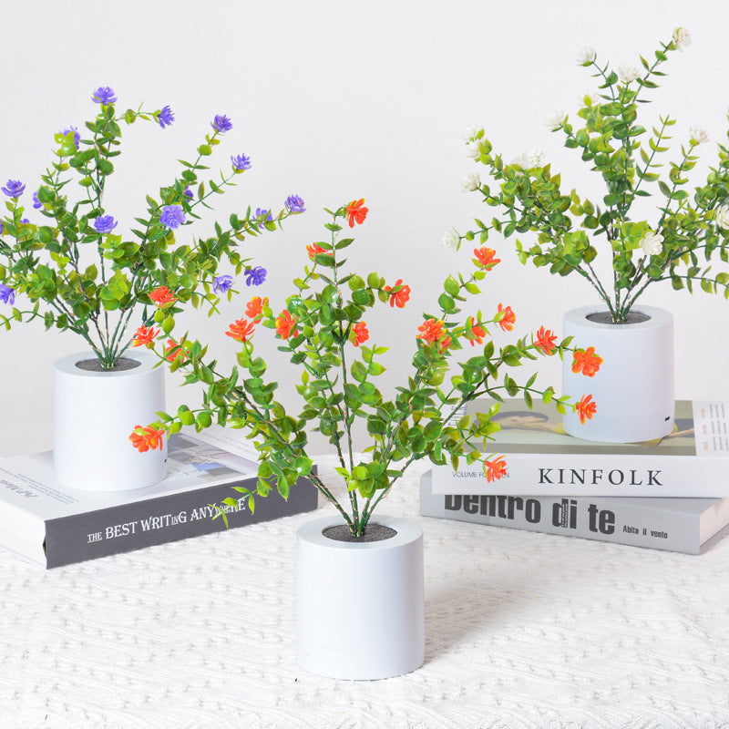 Modern Minimalist Plastic Flower Lotus LED Table Lamp For Living Room