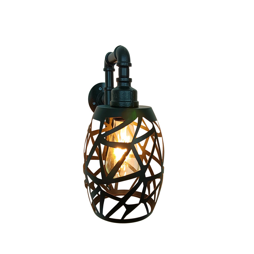 مصباح حائطي عتيق من الحديد المجوف الصناعي مزود بمصباح واحد