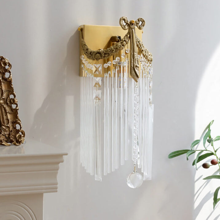 مصباح حائط فرنسي حديث فاخر من النحاس والكريستال مزود بمصباح واحد