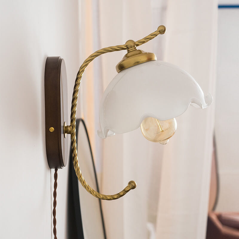 French Vintage Cream Glass Petal 1-Light Wall Sconce Lamp