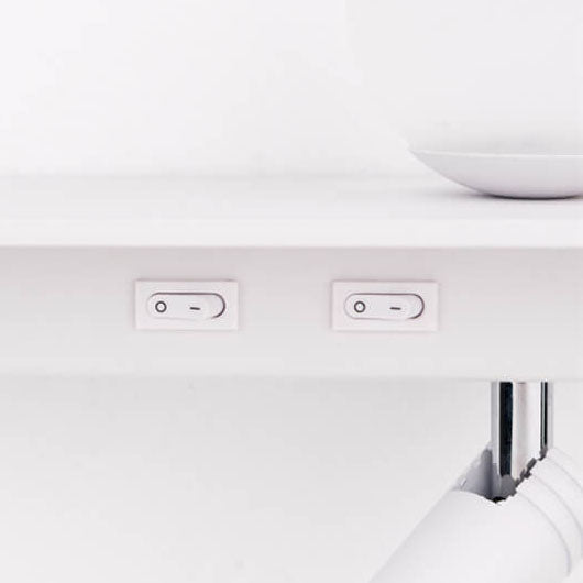 مصباح حائط حديث باللونين الأسود والأبيض مع مقبس USB وإضاءة LED من الحديد