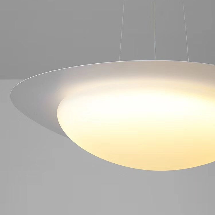 مصباح LED معلق من الحديد الأكريليكي باللون الأبيض بتصميم بسيط على الطراز الاسكندنافي