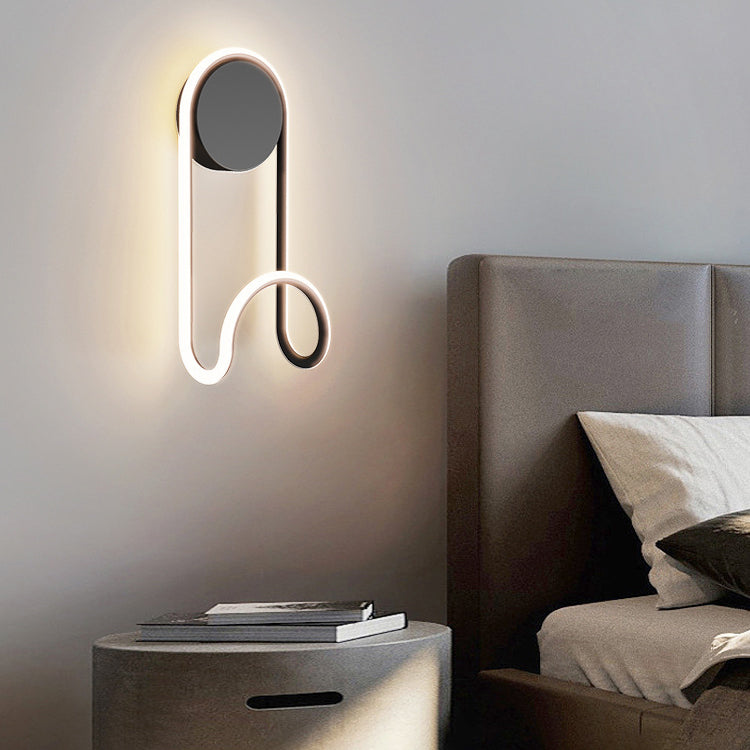مصباح حائطي عصري من الحديد والألومنيوم والأكريليك بتصميم دائري مع خطاف LED لغرفة النوم