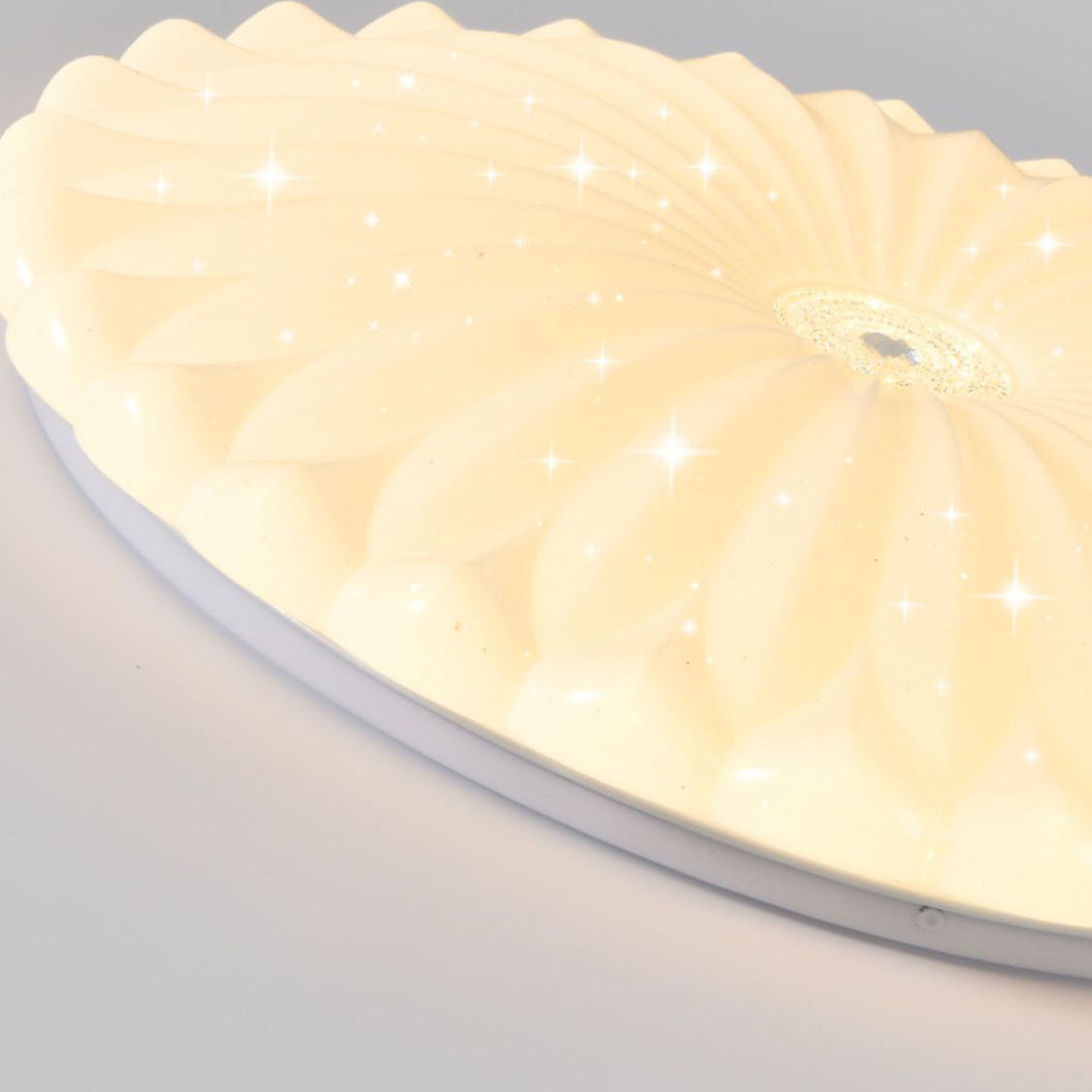 モダンでミニマリストなラウンド型ひまわり型アイアンPVC LEDフラッシュマウントシーリングライト(リビングルーム用)