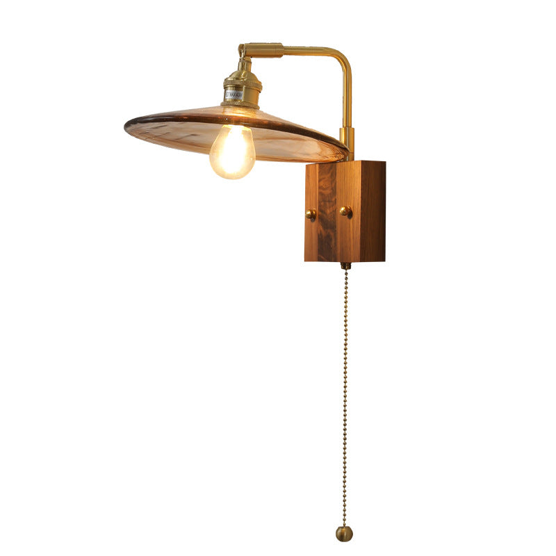 مصباح حائطي تقليدي عتيق مصنوع من النحاس الأصفر بالكامل وزجاج العنبر مع ظل مربع وإضاءة واحدة لغرفة النوم