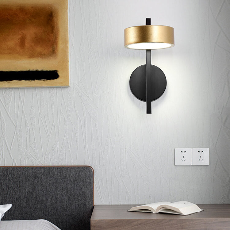مصباح حائط LED فاخر من Nordic Light باللون الأسود الذهبي مع رأس دائري من الحديد