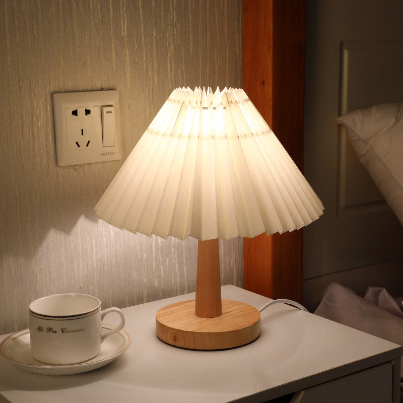 Vintage Pleated Umbrella-shaped LED Table Lamp