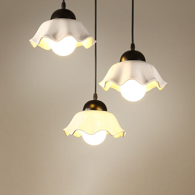 مصباح معلق سيراميكي من Nordic Rustic Hardware بإضاءة 1/3