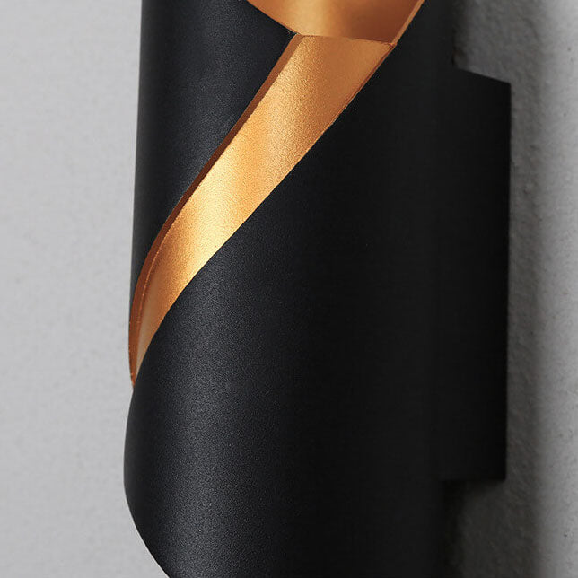 مصباح حائط LED حديث ومبتكر مزدوج الرأس مصنوع من الألومنيوم والأكريليك