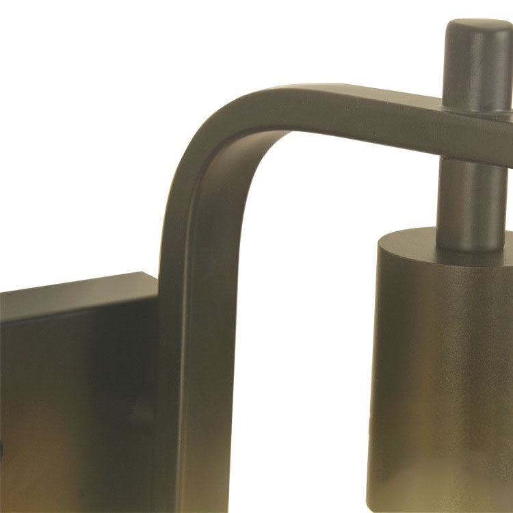 مصباح حائط بسيط مطلي بالذهب ومزوّد بمصباحين