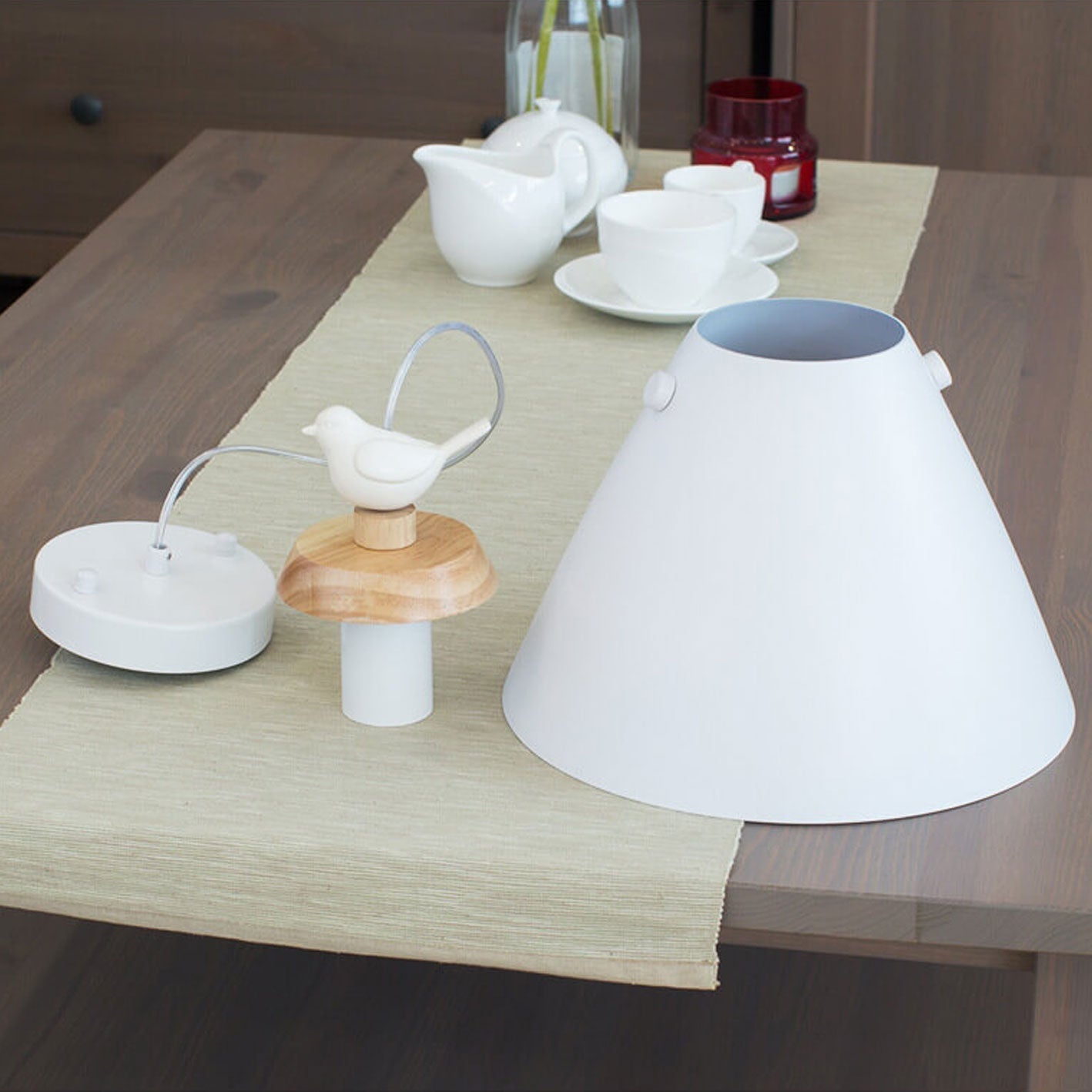 مصباح معلق على شكل حلقة زخرفية من الألومنيوم بتصميم طائر نورديك، مزود بمصباح واحد