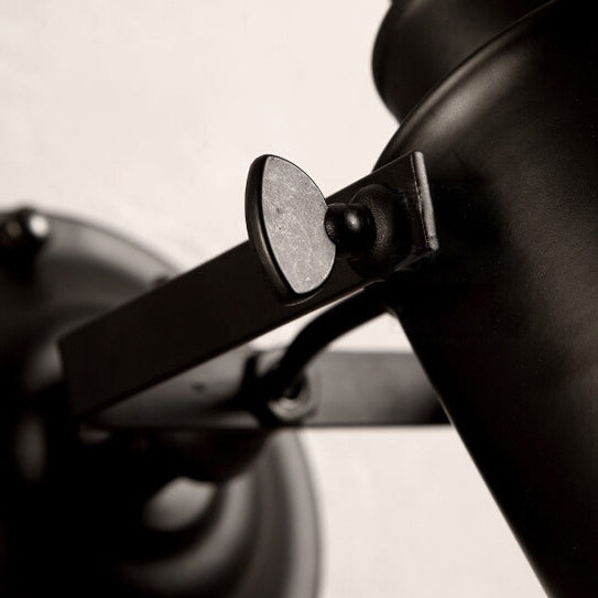 مصباح حائط أسطواني حديدي عتيق تقليدي بإضاءة واحدة لغرفة النوم