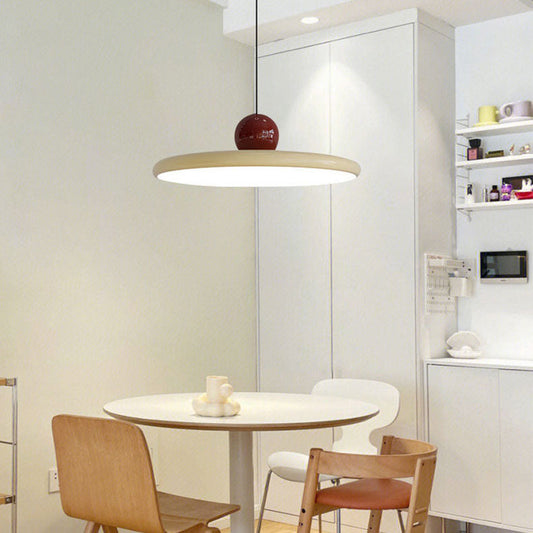 現代的なスカンジナビアの丸型フライングソーサーアイアンアクリルLEDペンダントライトリビングルーム用