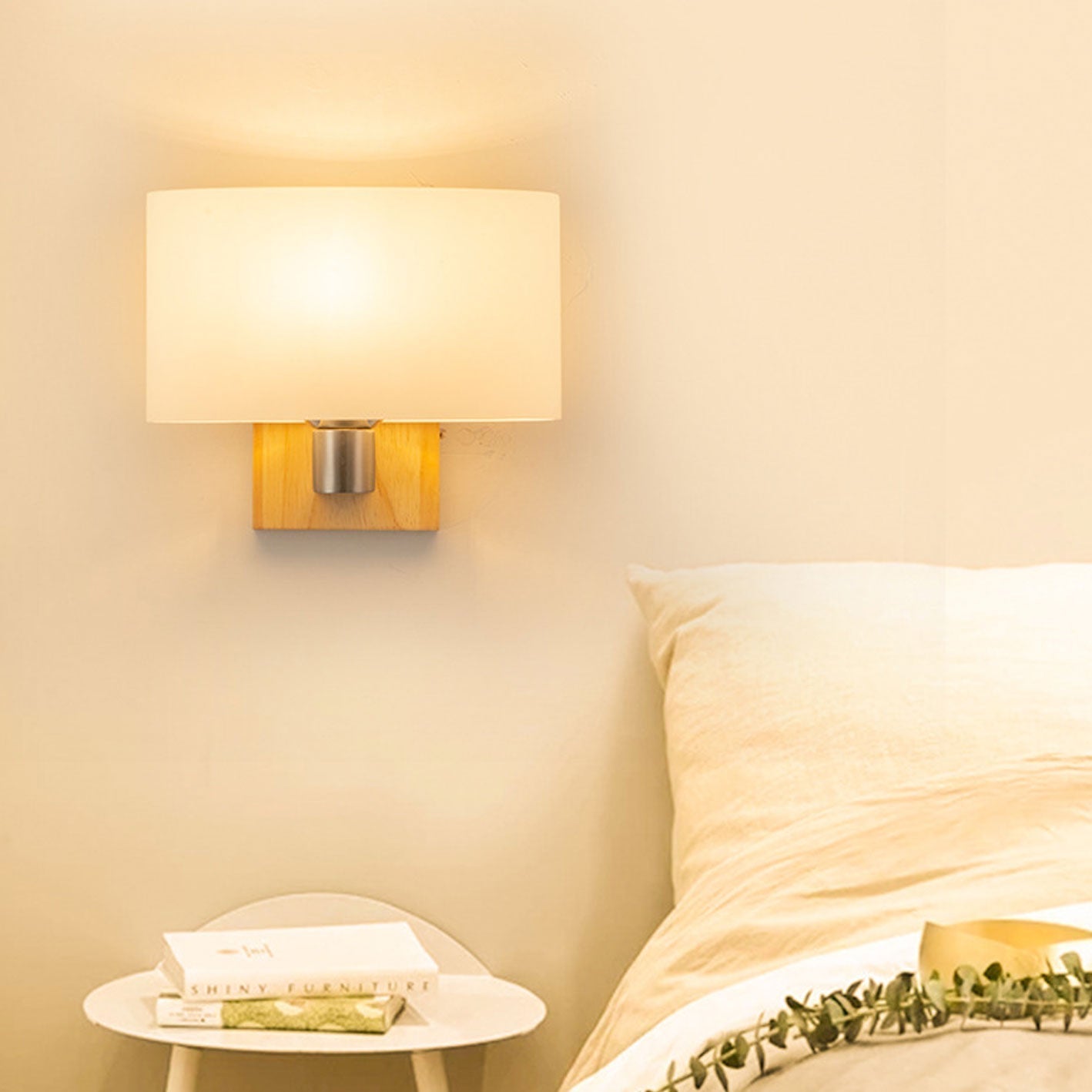 مصباح حائط زجاجي خشبي متين بتصميم إسكندنافي بسيط، مزود بضوء واحد