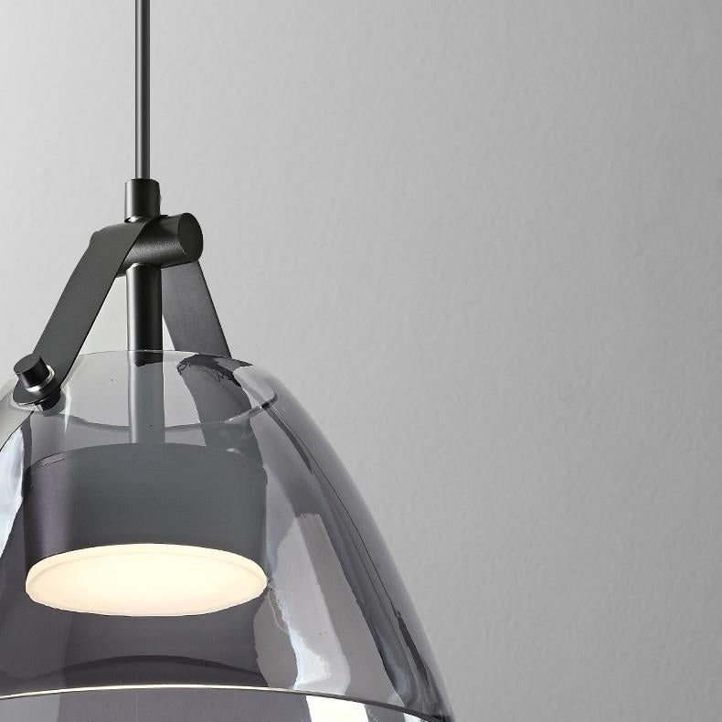 ダイニングルームに最適な、現代的なスカンジナビアガラスの円錐形シェード付きLEDアイランドライトシャンデリア