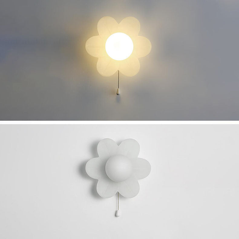 مصباح حائط LED بتصميم زهرة كريمية بسيط وحديث لغرفة النوم