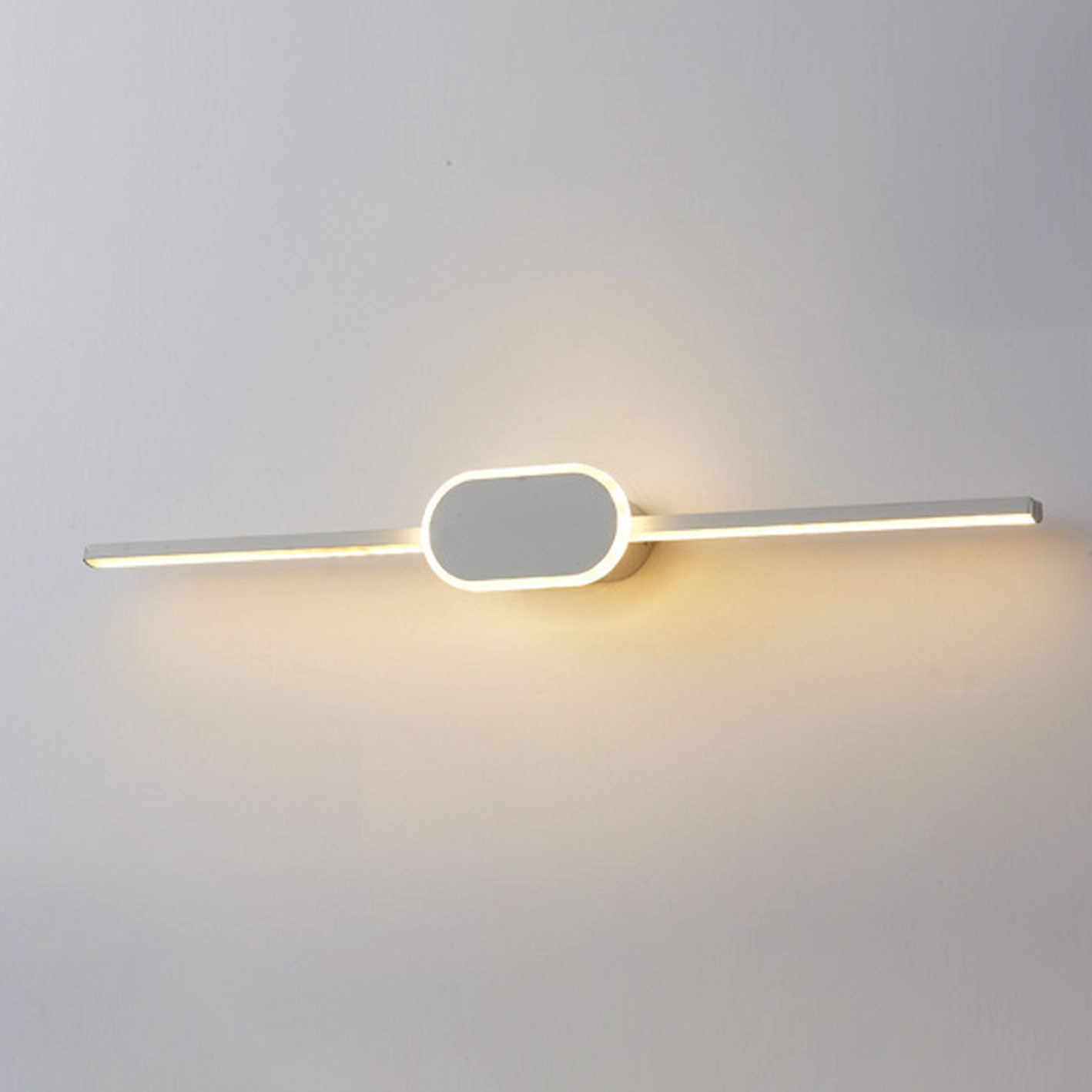 مصباح حائط LED بقاعدة بيضاوية طويلة بتصميم عصري بسيط
