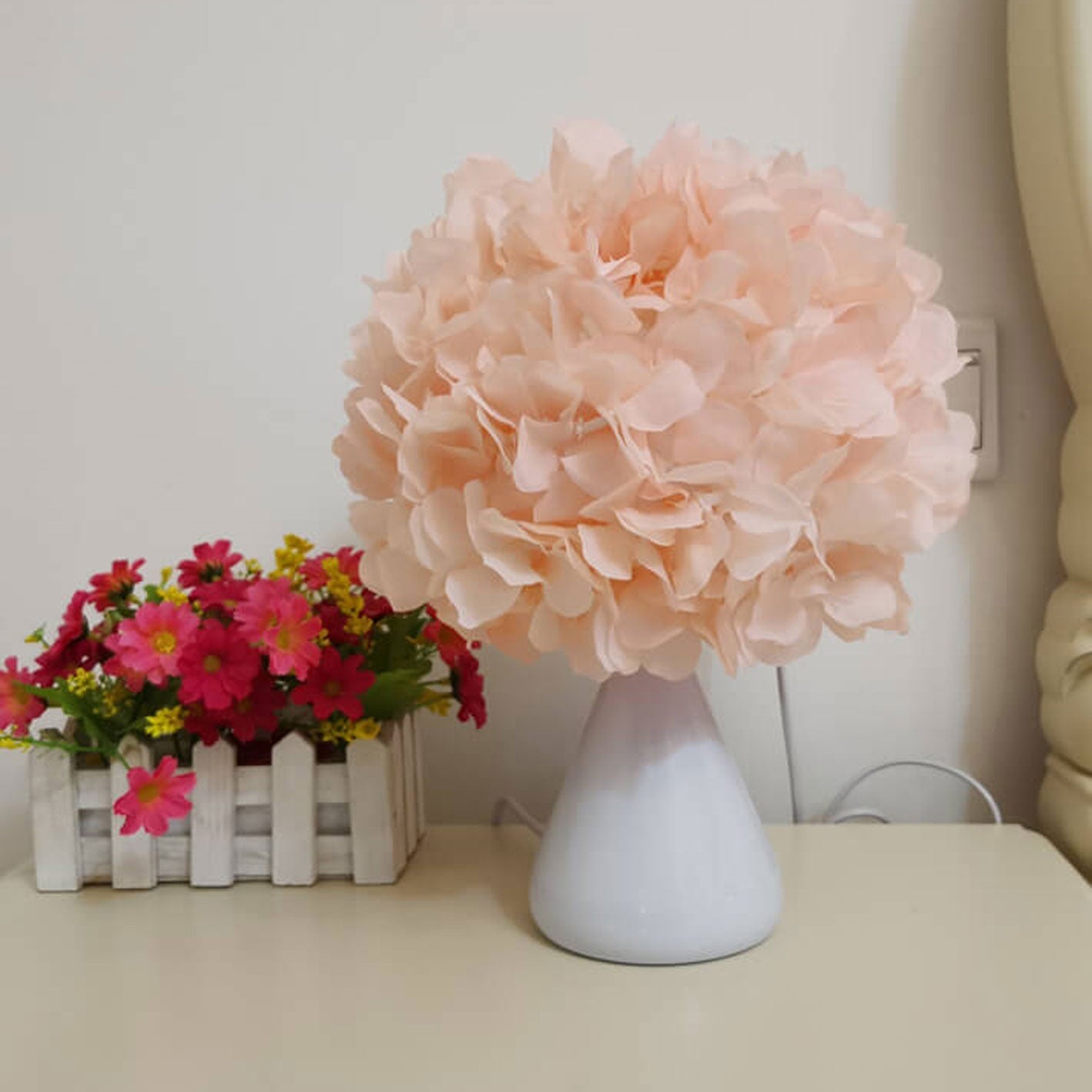 Fabric Simulation Gourd Flower Bouquet Design 1-Light Table Lamp