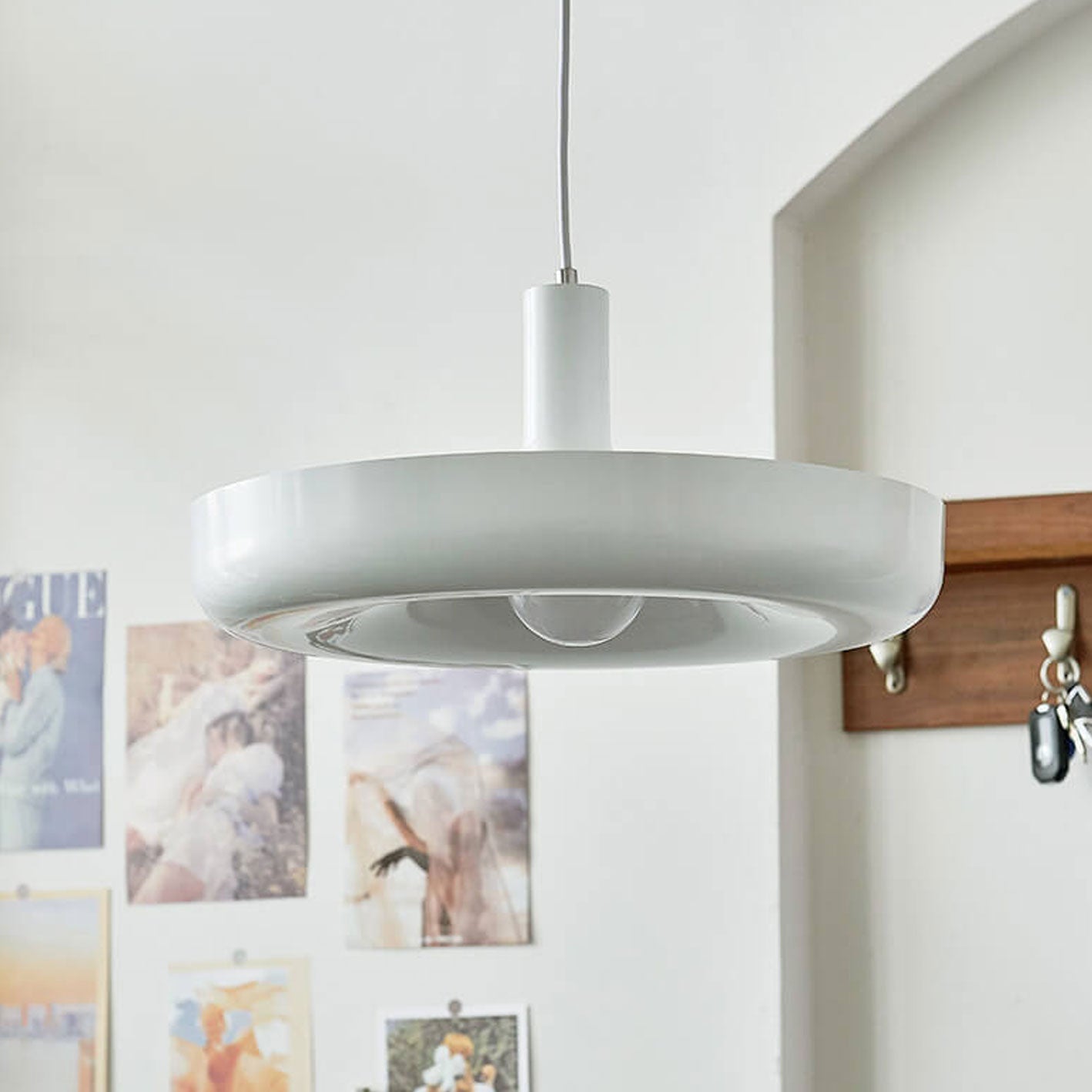 Nordic Minimalist UFO Metal Disc 1-Light Pendant Light