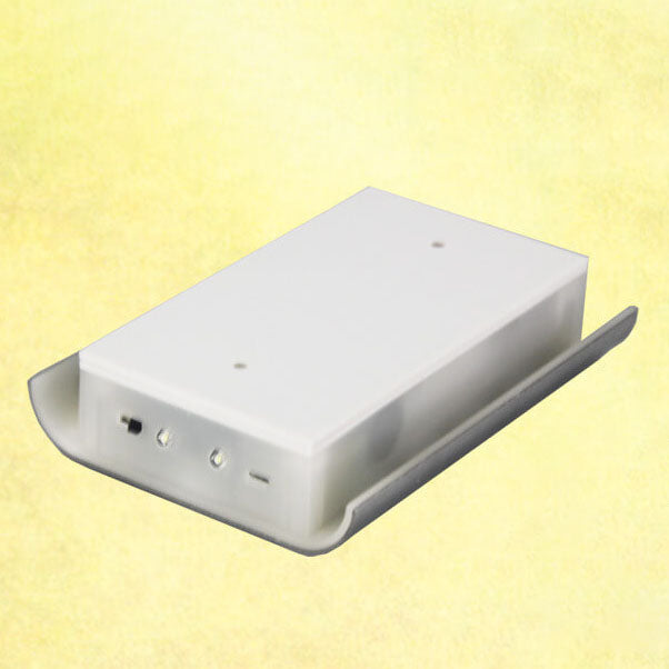 مصباح حائط LED عصري مستطيل الشكل من الألومنيوم قابل لإعادة الشحن عبر USB