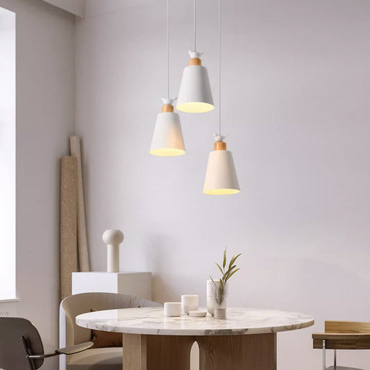 現代的なスカンジナビアの丸型台形鳥木製鉄製1/3ライトアイランドライトシャンデリア、ダイニングルーム用