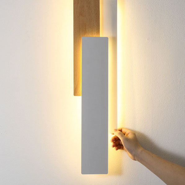 مصباح حائط LED بتصميم هندسي مستطيل الشكل وعصري وبسيط من الخشب