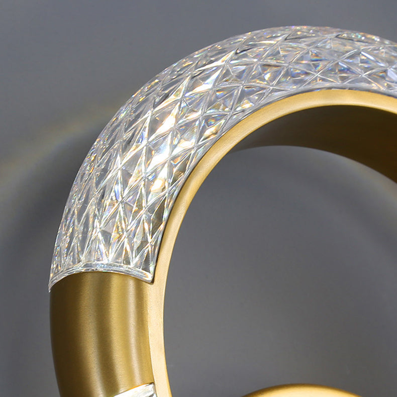 مصباح حائط LED عصري فاخر بلمسة نهائية ذهبية مزخرف بحلقة من الكريستال لغرفة النوم