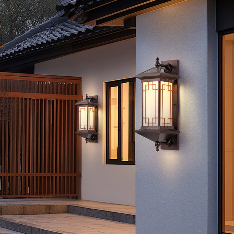 Traditional Chinese Aluminum Square Chinese Knot Pattern LED Waterproof Solar Wall Sconce Lamp For Outdoor Patio