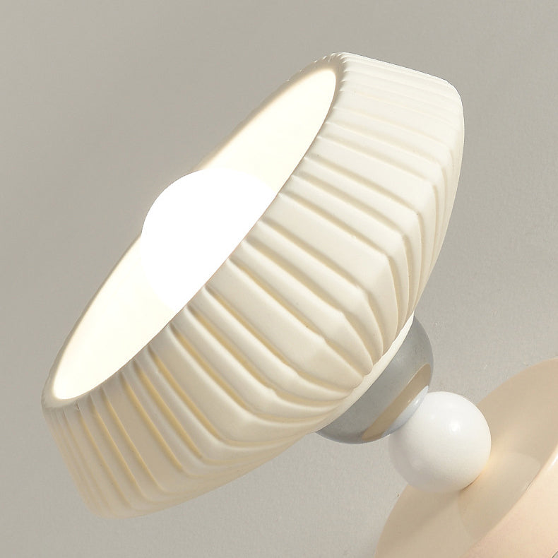 現代的なスカンジナビア風クリームセラミック幾何学模様ラウンドシェード1灯セミフラッシュマウントシーリングライトリビングルーム用