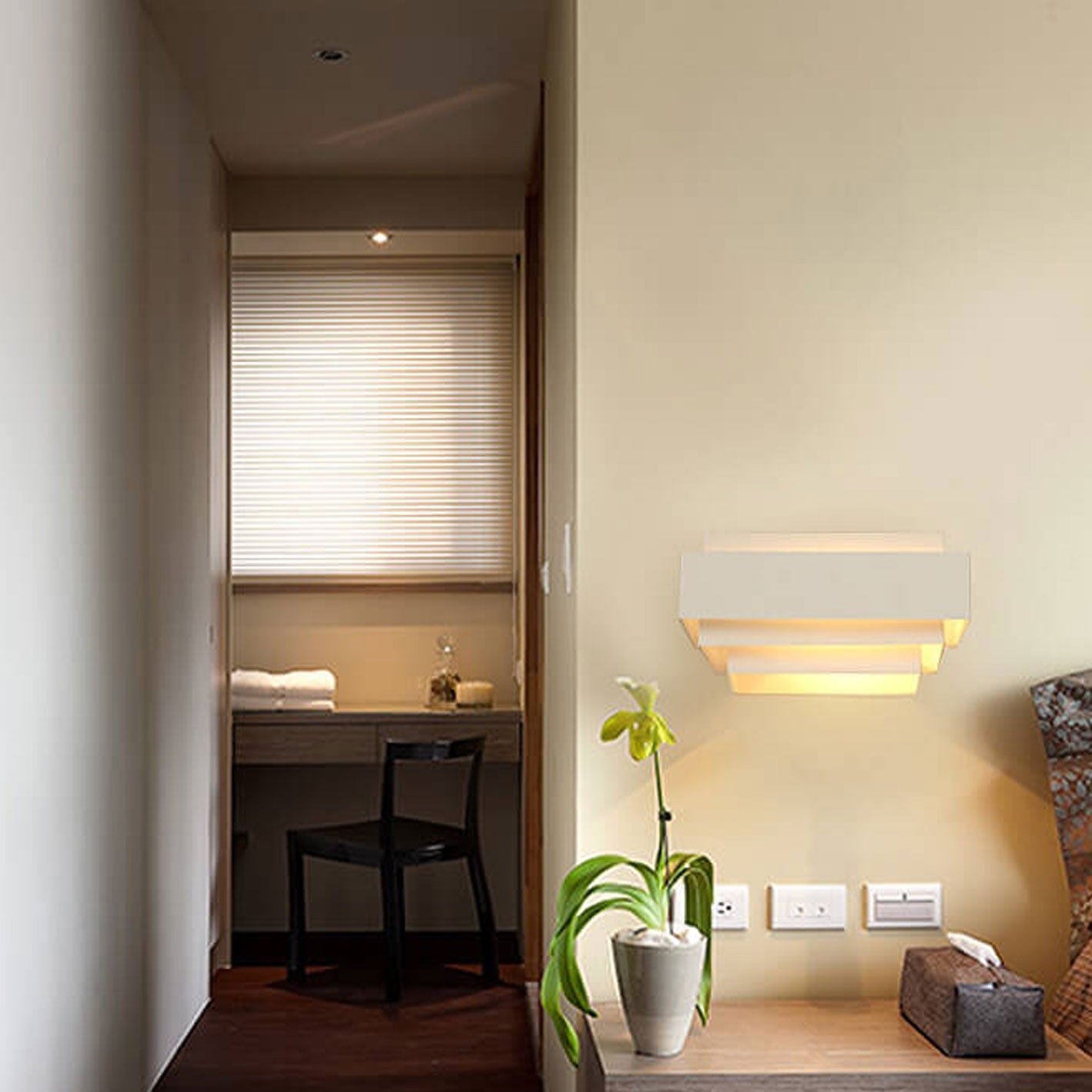 Modern Square Geometric Cascade Iron 1-Light Wall Sconce Lamp
