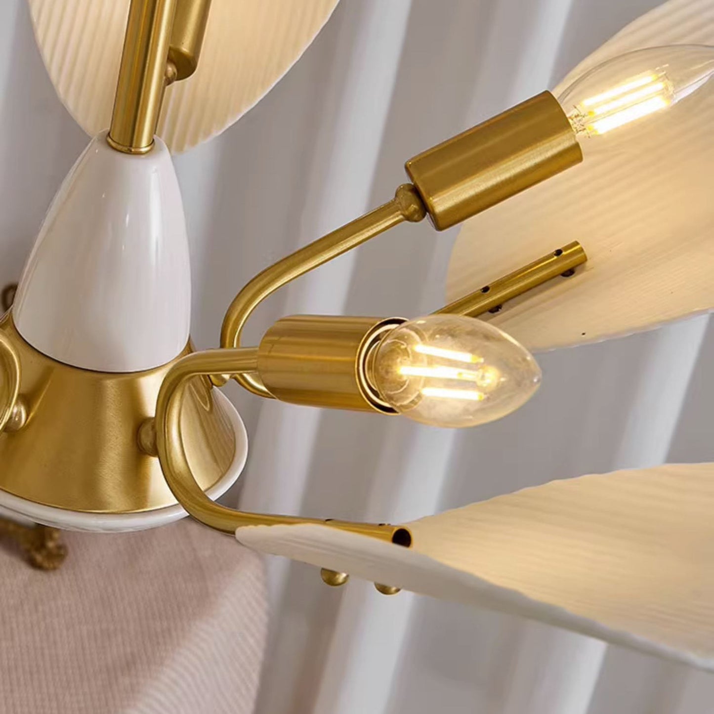 伝統的なヴィンテージラウンドポテトチップ銅セラミック3/5ライトシャンデリアリビングルーム用