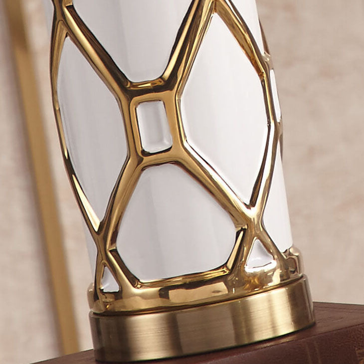 Nordic Light Luxury Ceramic 1-Light Table Lamp