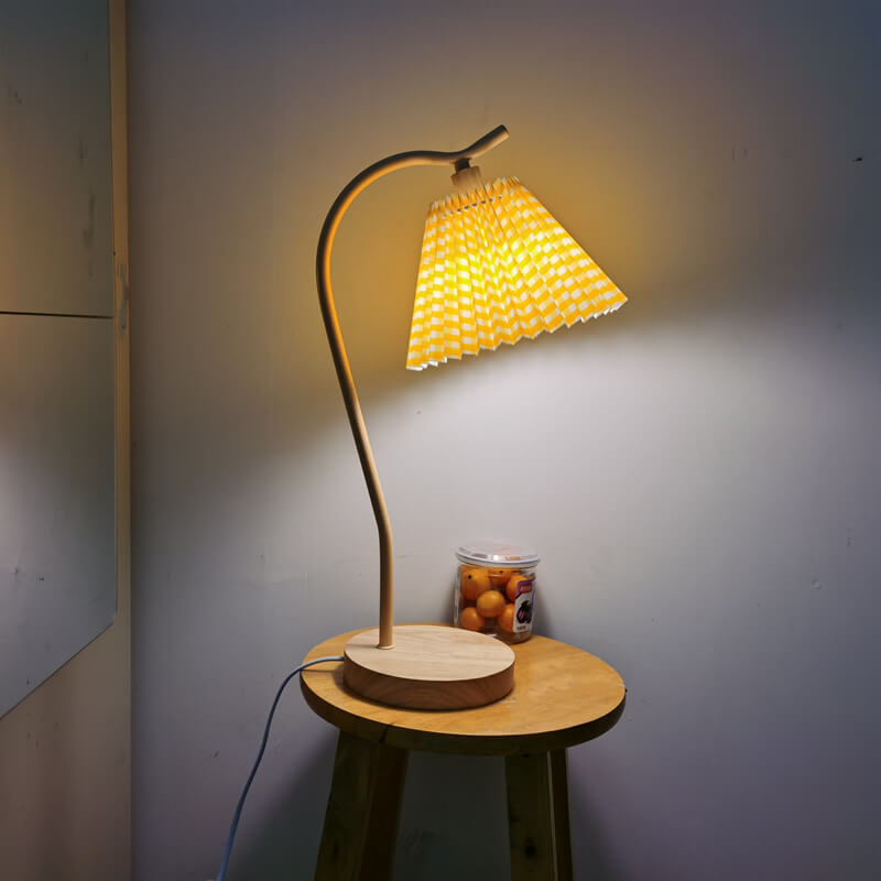 European Minimalist Pleated Solid Wood 1-Light Table Lamp