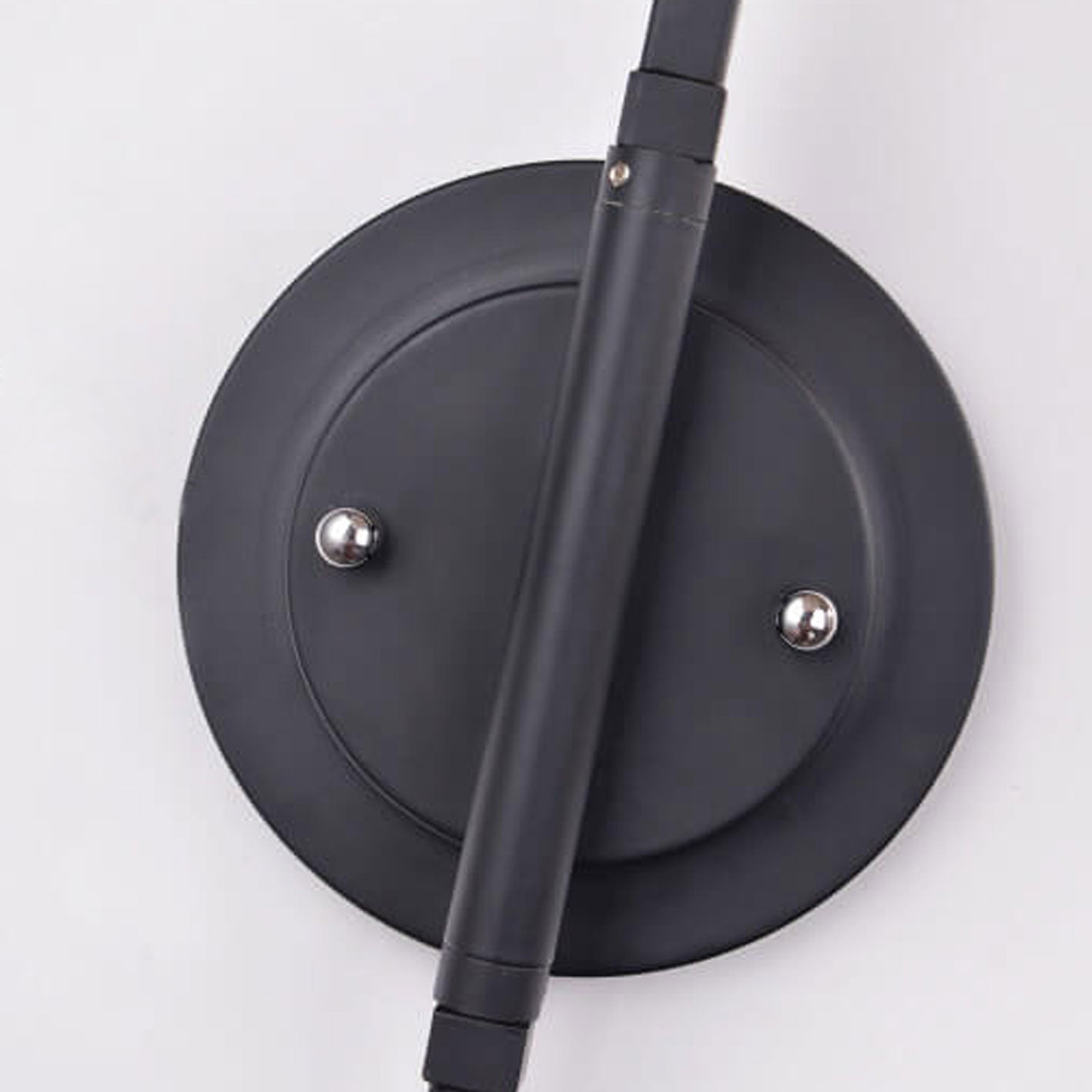 مصباح حائطي فاخر من Nordic Light مصنوع من الخشب الصلب والحديد المطاوع ومصباح واحد