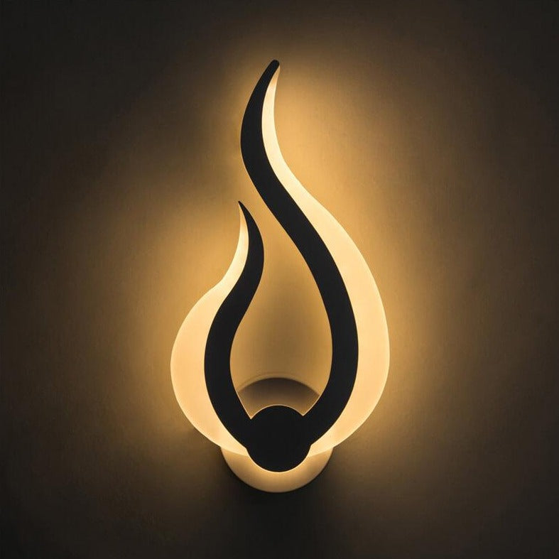 مصباح حائط LED بتصميم عصري بسيط مصنوع من الأكريليك على شكل لهب مزود بمصباح واحد
