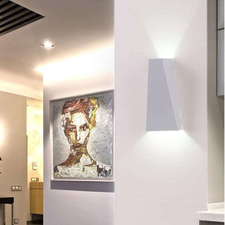 مصباح حائط LED شبه منحرف حديث وبسيط مزود بمصباحين