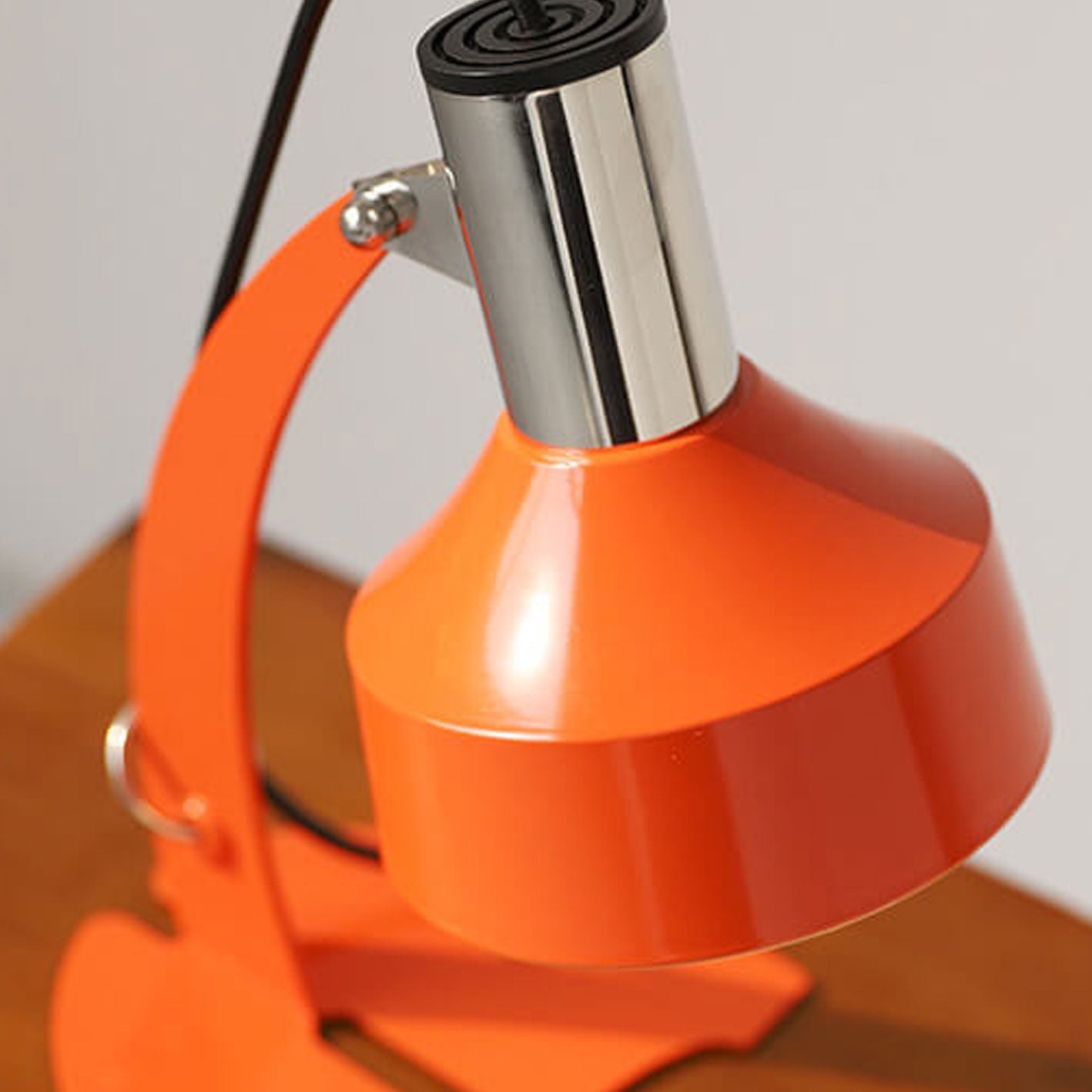 Vintage Orange Iron Dome Shade Fishtail Base 1-Light Table Lamp