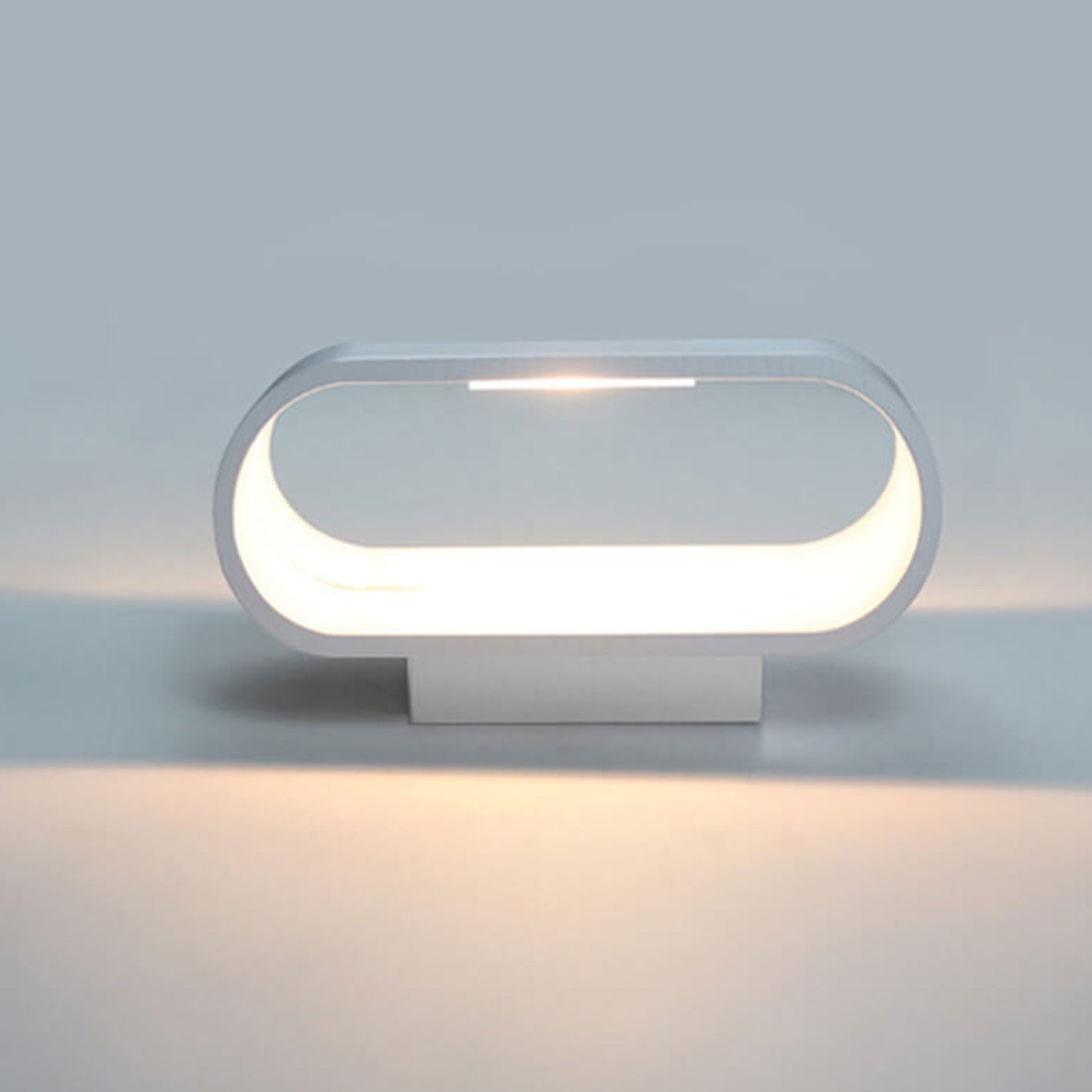 مصباح حائط LED بتصميم مستطيل بسيط من الطراز الاسكندنافي