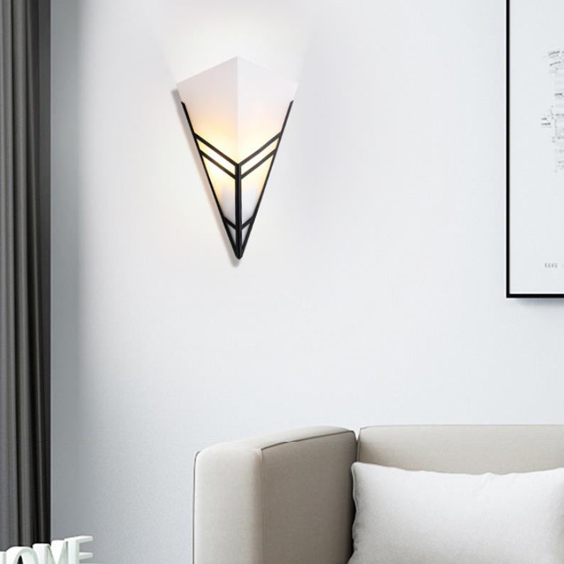 Nordic Creative Iron Triangles Geometry 1-Light Wall Sconce Lamp