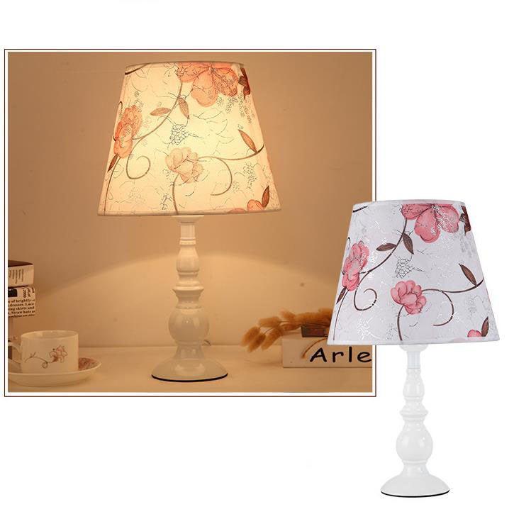 Modern Simple Floral Fabric Iron Vase Base 1-Light Table Lamp